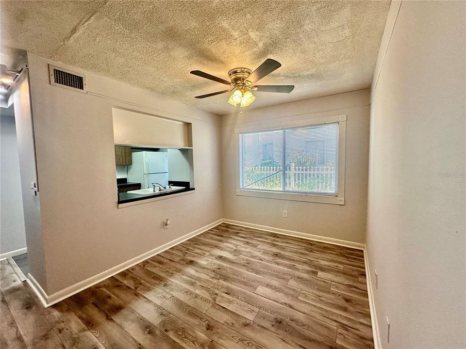 En Venta: $129,900 (2 camas, 2 baños, 823 Pies cuadrados)