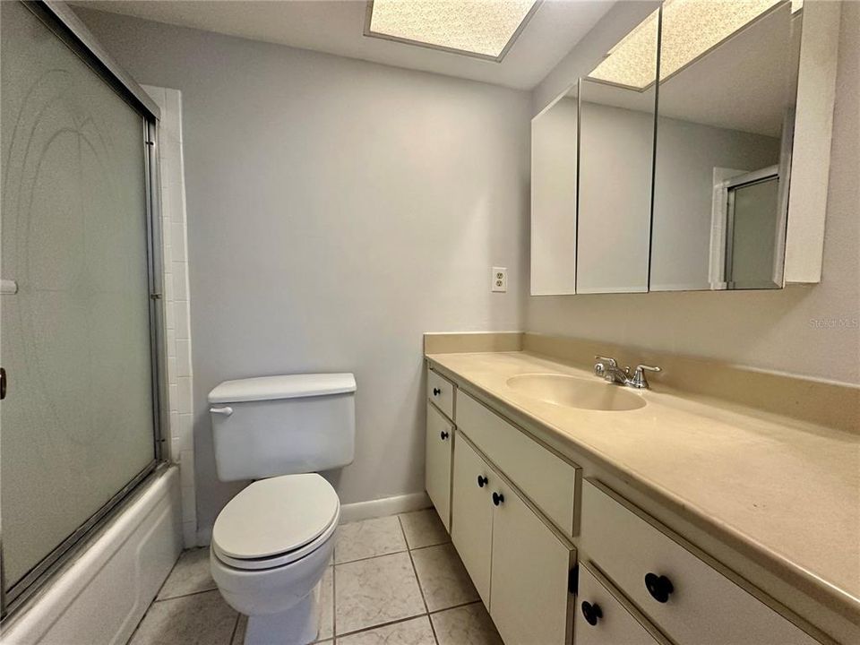 En Venta: $129,900 (2 camas, 2 baños, 823 Pies cuadrados)