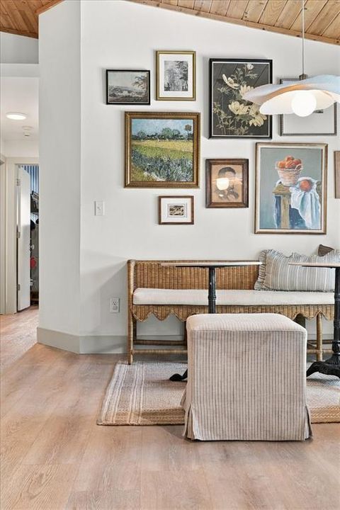 En Venta: $899,000 (4 camas, 2 baños, 2510 Pies cuadrados)