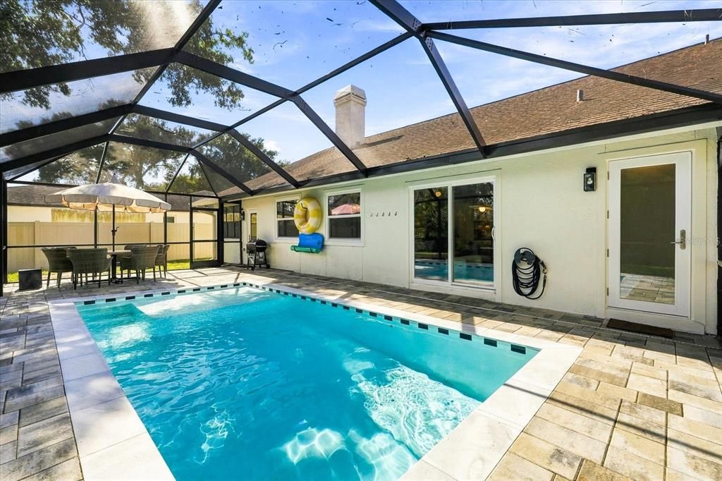 En Venta: $899,000 (4 camas, 2 baños, 2510 Pies cuadrados)