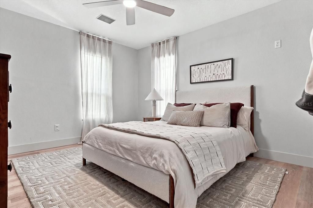 En Venta: $899,000 (4 camas, 2 baños, 2510 Pies cuadrados)