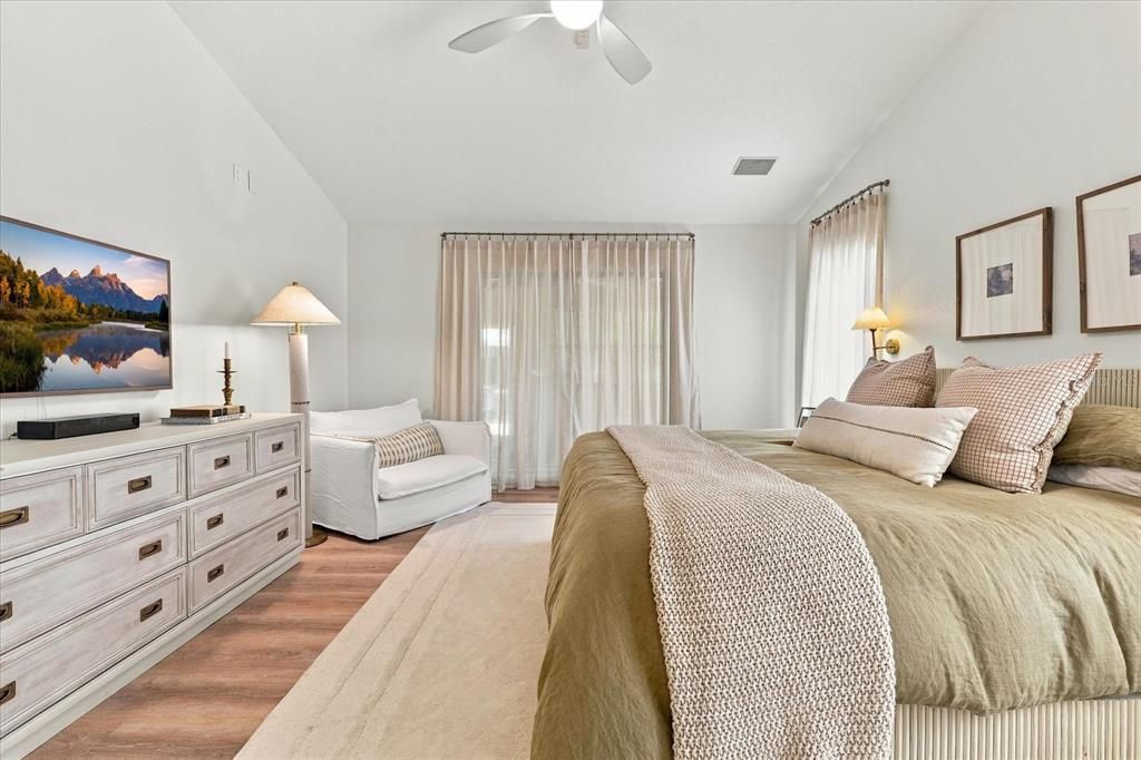 En Venta: $899,000 (4 camas, 2 baños, 2510 Pies cuadrados)