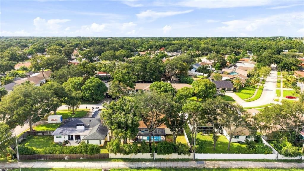 En Venta: $899,000 (4 camas, 2 baños, 2510 Pies cuadrados)