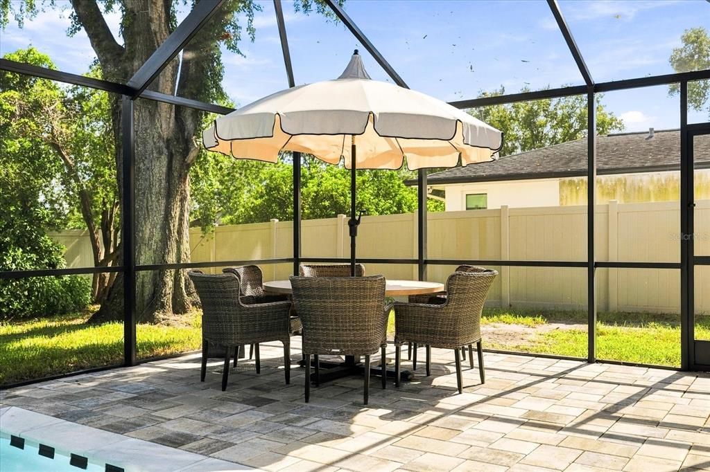 En Venta: $899,000 (4 camas, 2 baños, 2510 Pies cuadrados)