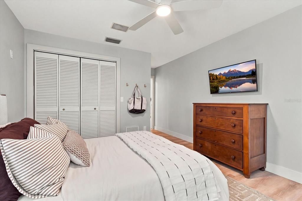 En Venta: $899,000 (4 camas, 2 baños, 2510 Pies cuadrados)