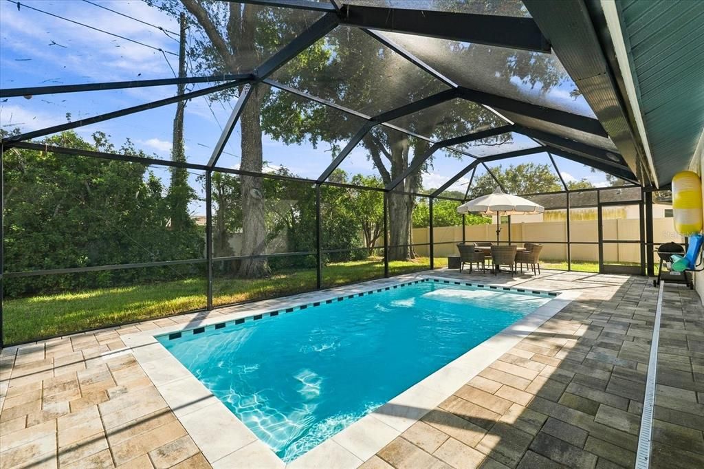 En Venta: $899,000 (4 camas, 2 baños, 2510 Pies cuadrados)