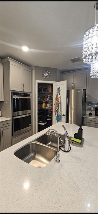 На продажу: $408,990 (3 спален, 2 ванн, 1546 Квадратных фут)