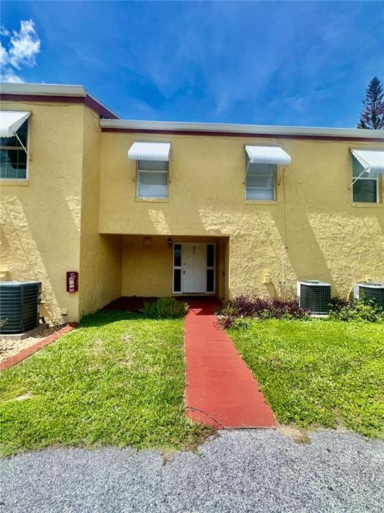 For Rent: $1,450 (3 beds, 2 baths, 1356 Square Feet)