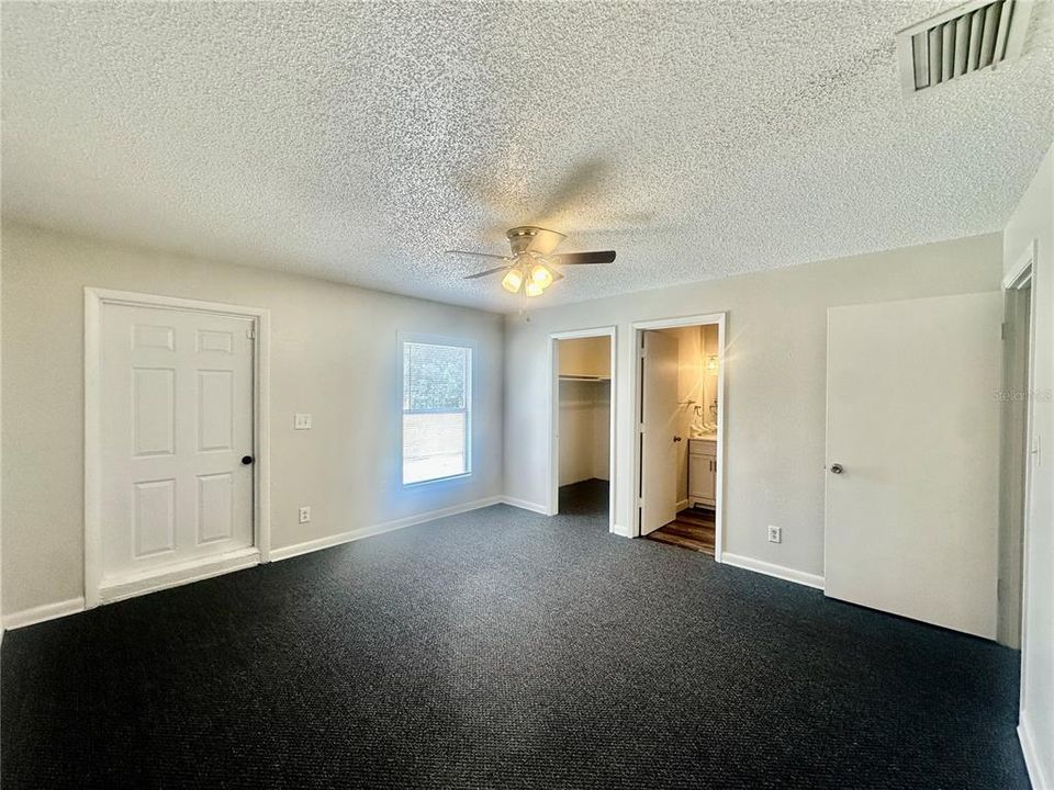 For Rent: $1,450 (3 beds, 2 baths, 1356 Square Feet)