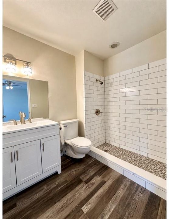 For Rent: $1,450 (3 beds, 2 baths, 1356 Square Feet)