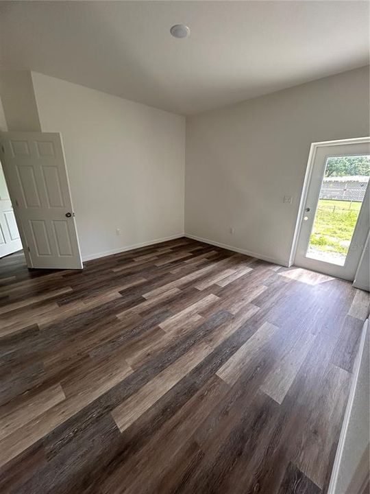 For Sale: $309,000 (3 beds, 2 baths, 1239 Square Feet)