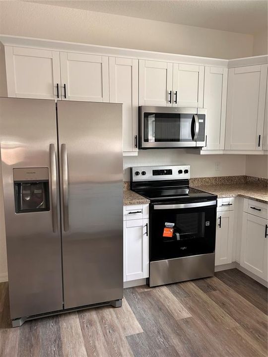 For Sale: $309,000 (3 beds, 2 baths, 1239 Square Feet)