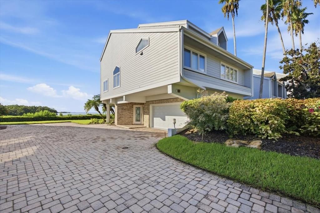 For Sale: $739,000 (2 beds, 2 baths, 2321 Square Feet)