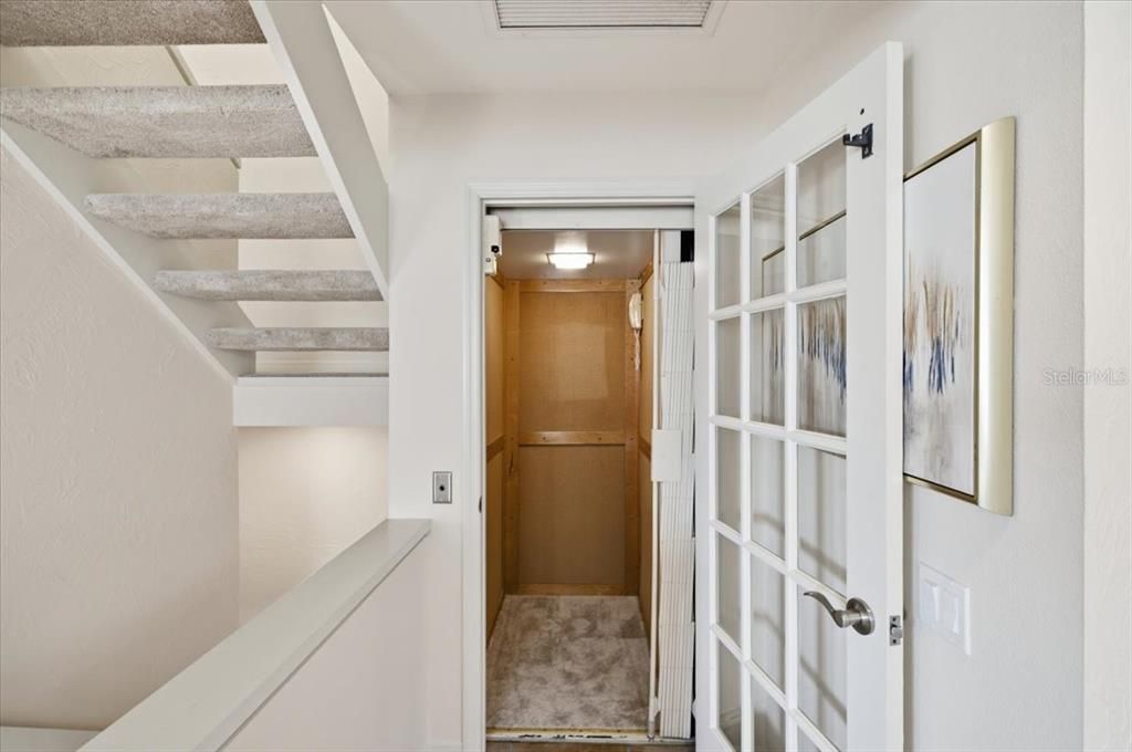 For Sale: $739,000 (2 beds, 2 baths, 2321 Square Feet)