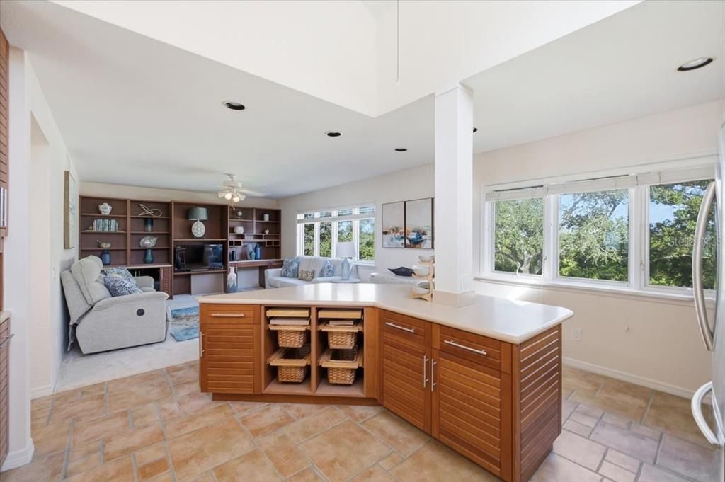 For Sale: $739,000 (2 beds, 2 baths, 2321 Square Feet)
