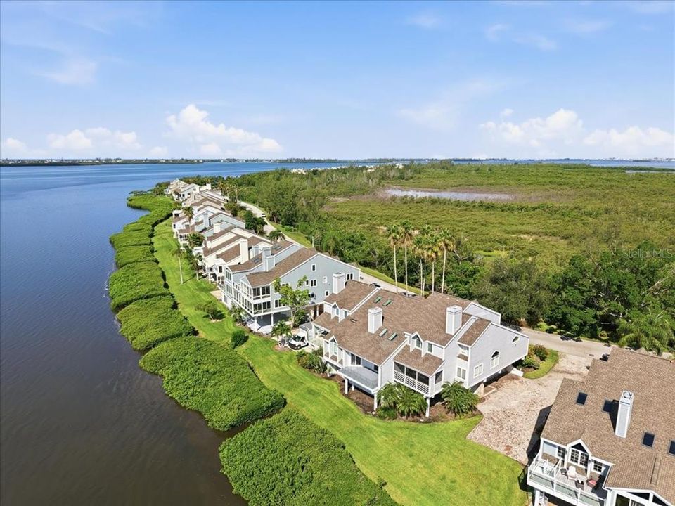 For Sale: $739,000 (2 beds, 2 baths, 2321 Square Feet)
