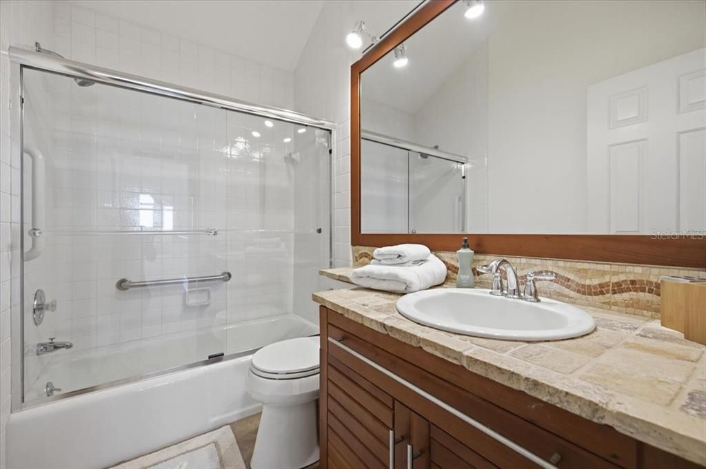 For Sale: $739,000 (2 beds, 2 baths, 2321 Square Feet)