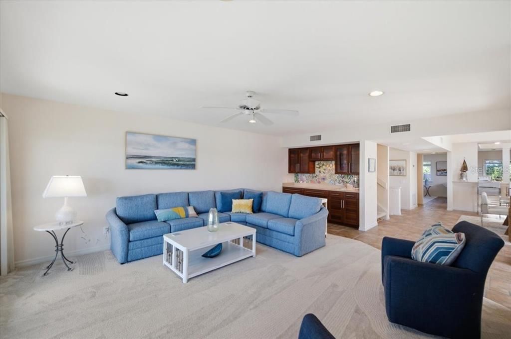 For Sale: $739,000 (2 beds, 2 baths, 2321 Square Feet)