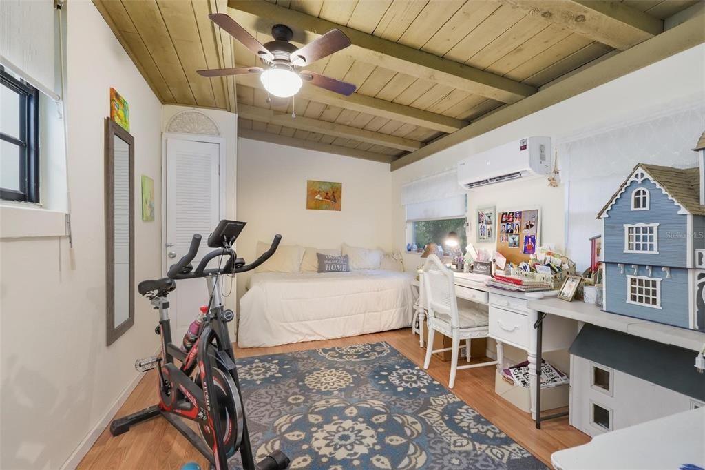 En Venta: $499,000 (3 camas, 2 baños, 2008 Pies cuadrados)