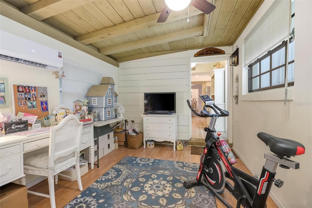 En Venta: $499,000 (3 camas, 2 baños, 2008 Pies cuadrados)
