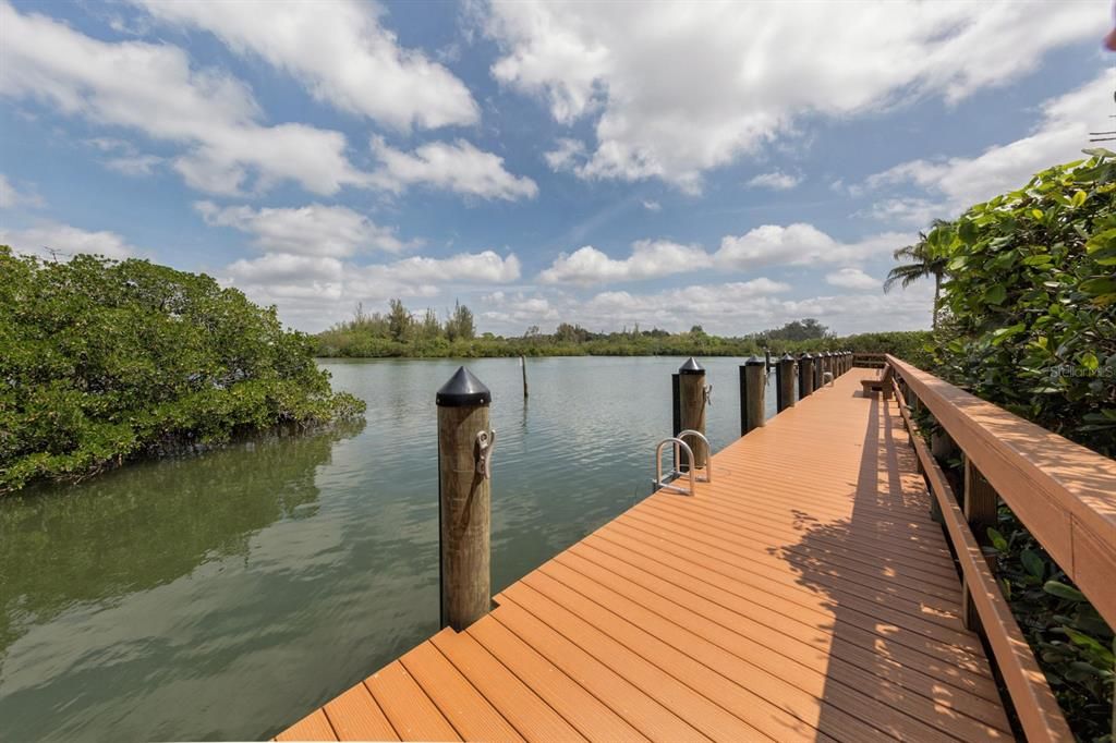 For Sale: $669,000 (2 beds, 2 baths, 1705 Square Feet)