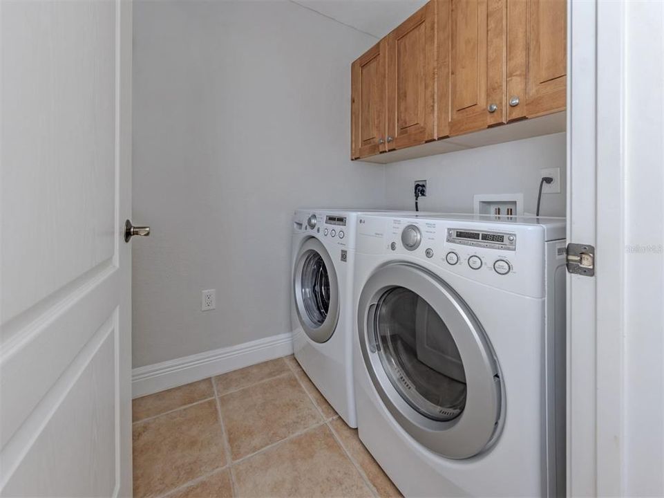 For Sale: $669,000 (2 beds, 2 baths, 1705 Square Feet)