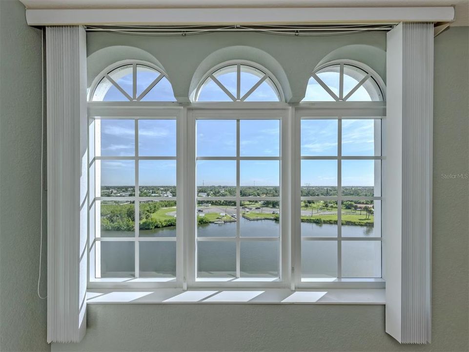 For Sale: $669,000 (2 beds, 2 baths, 1705 Square Feet)
