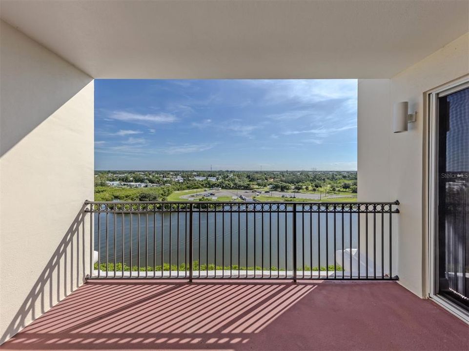 For Sale: $669,000 (2 beds, 2 baths, 1705 Square Feet)