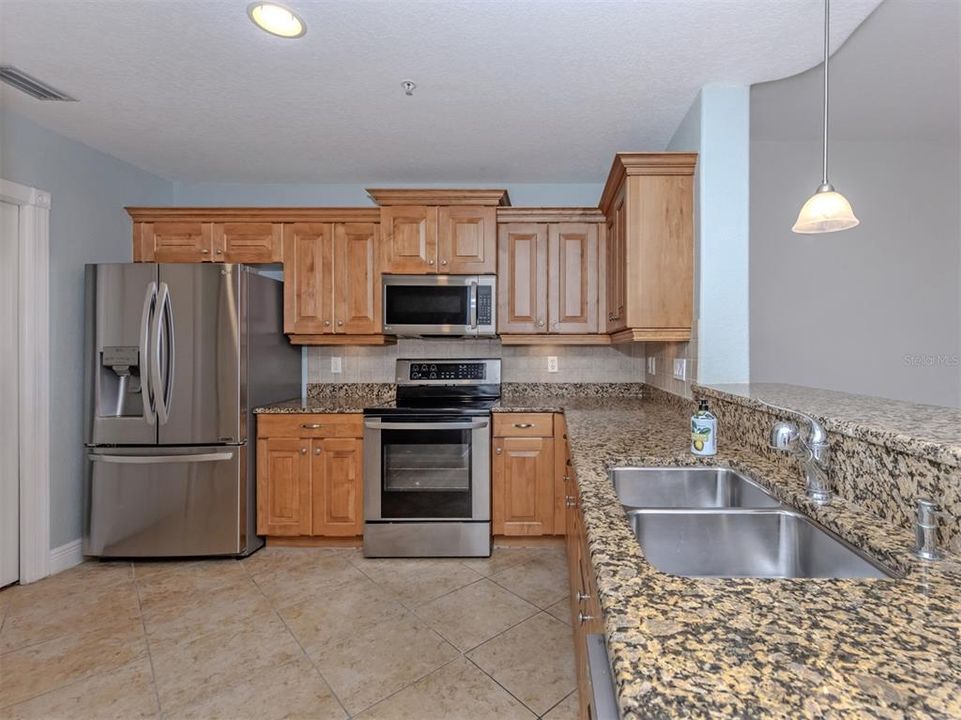 For Sale: $669,000 (2 beds, 2 baths, 1705 Square Feet)