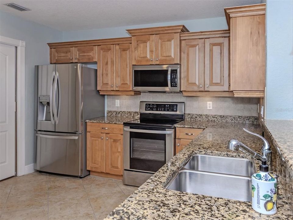 For Sale: $669,000 (2 beds, 2 baths, 1705 Square Feet)