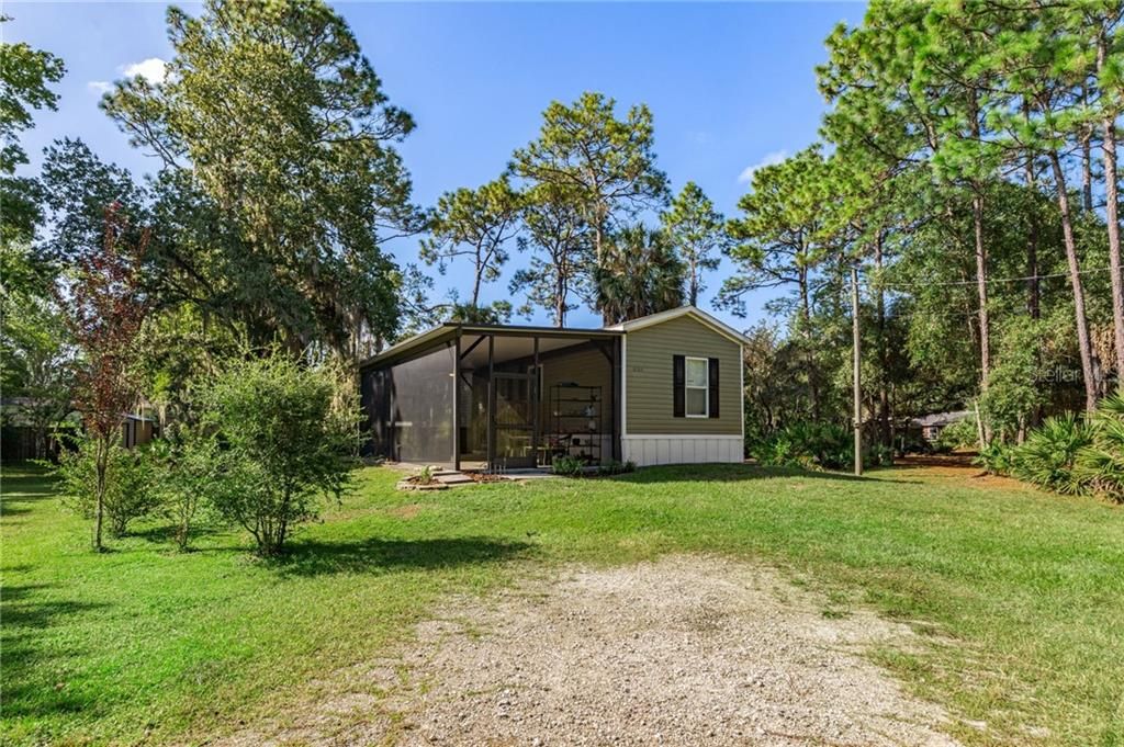 For Sale: $229,000 (2 beds, 2 baths, 728 Square Feet)