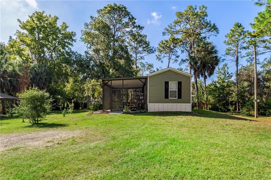 For Sale: $229,000 (2 beds, 2 baths, 728 Square Feet)