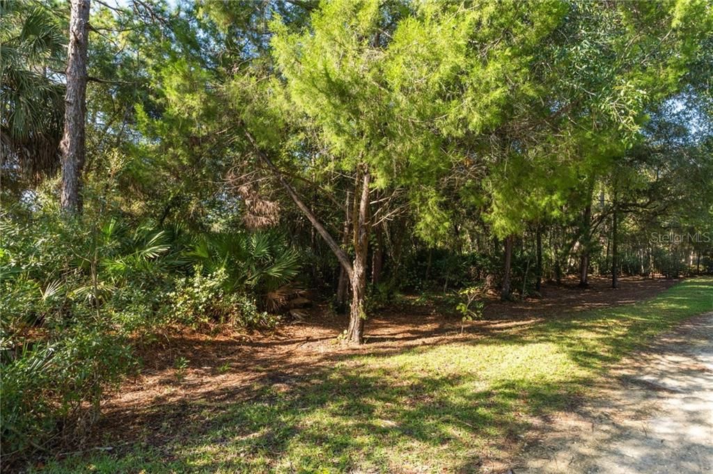 For Sale: $229,000 (2 beds, 2 baths, 728 Square Feet)