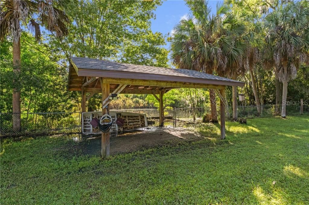 For Sale: $229,000 (2 beds, 2 baths, 728 Square Feet)