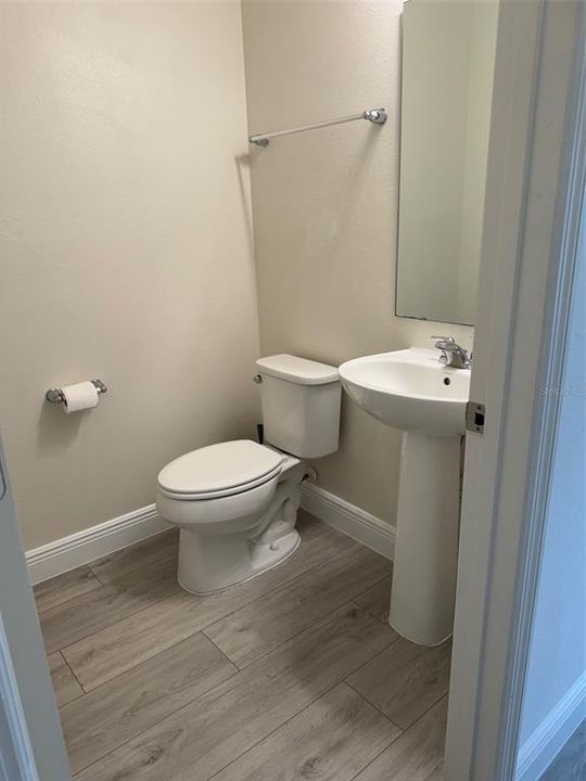 For Rent: $2,300 (4 beds, 2 baths, 2207 Square Feet)