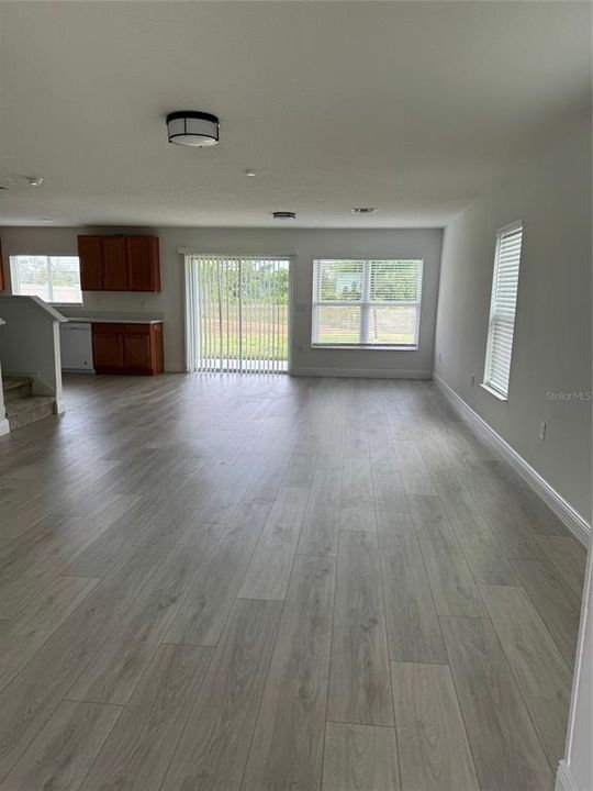 For Rent: $2,300 (4 beds, 2 baths, 2207 Square Feet)