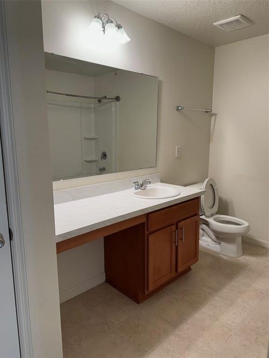 For Rent: $2,300 (4 beds, 2 baths, 2207 Square Feet)