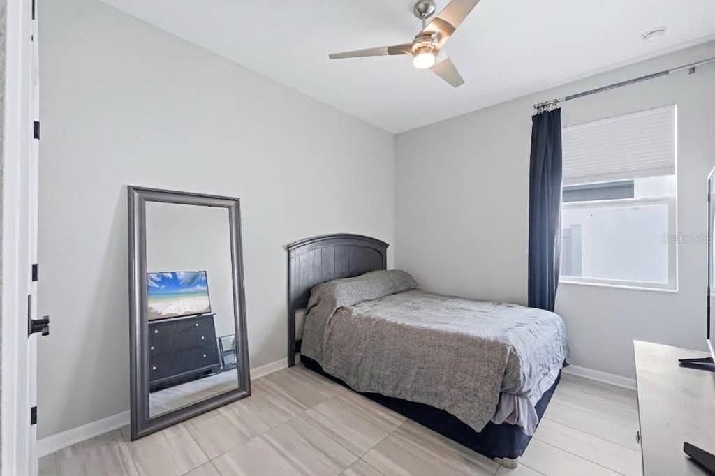 En Venta: $665,000 (5 camas, 2 baños, 2135 Pies cuadrados)