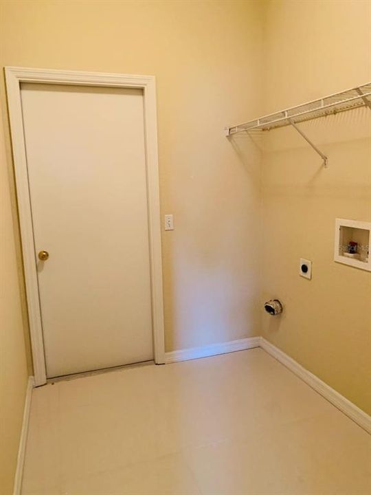 В аренду: $1,800 (3 спален, 2 ванн, 2078 Квадратных фут)