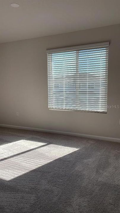 For Rent: $2,600 (5 beds, 3 baths, 3106 Square Feet)