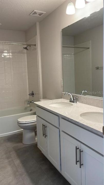 For Rent: $2,600 (5 beds, 3 baths, 3106 Square Feet)