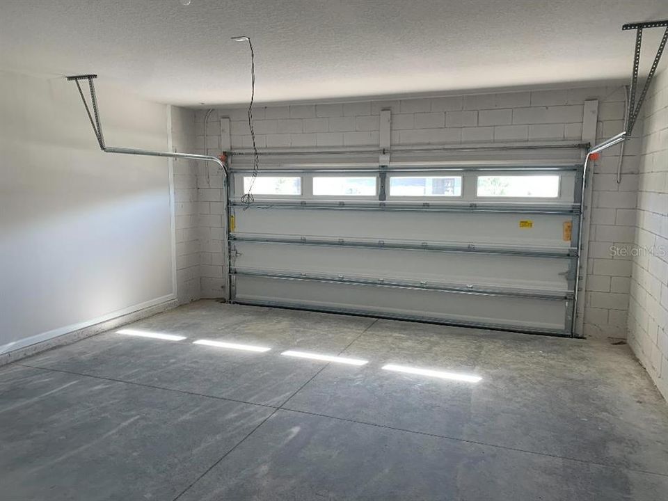 For Rent: $2,600 (5 beds, 3 baths, 3106 Square Feet)