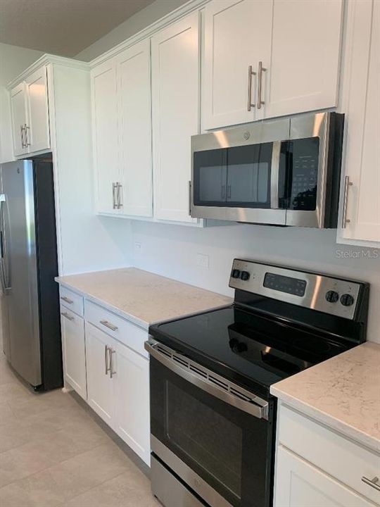 For Rent: $2,600 (5 beds, 3 baths, 3106 Square Feet)