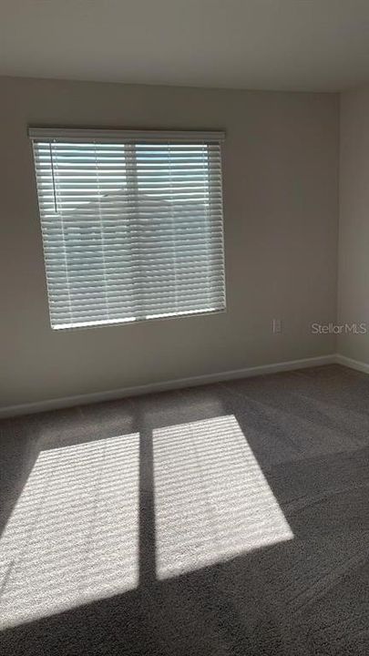 For Rent: $2,600 (5 beds, 3 baths, 3106 Square Feet)