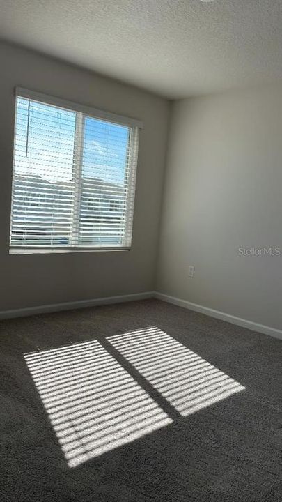 For Rent: $2,600 (5 beds, 3 baths, 3106 Square Feet)