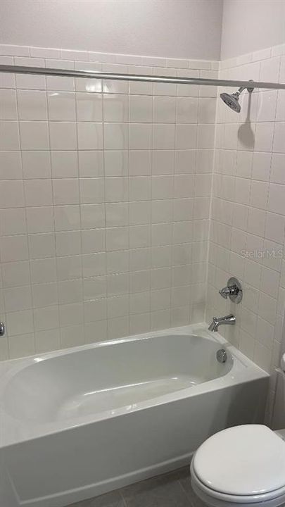 For Rent: $2,600 (5 beds, 3 baths, 3106 Square Feet)
