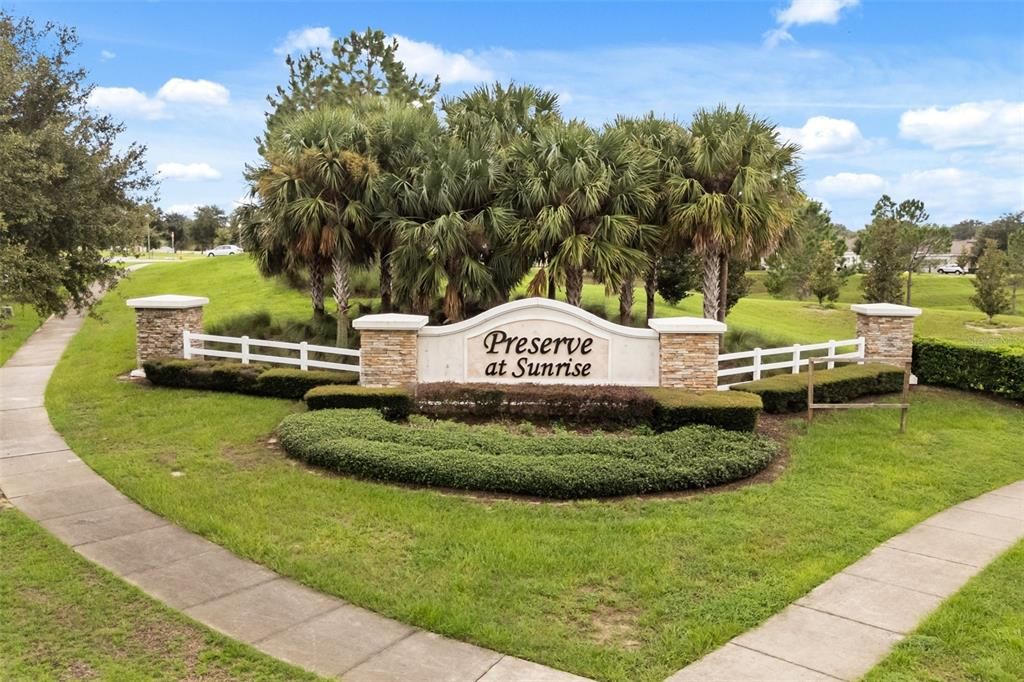 For Sale: $369,900 (4 beds, 3 baths, 1941 Square Feet)