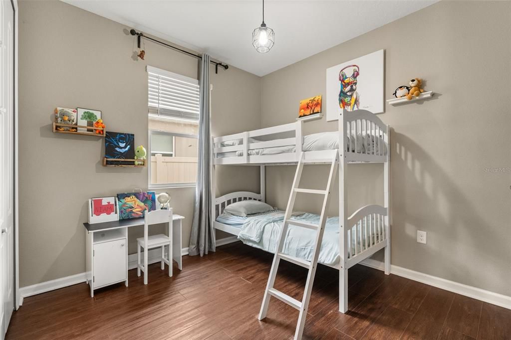 For Sale: $369,900 (4 beds, 3 baths, 1941 Square Feet)