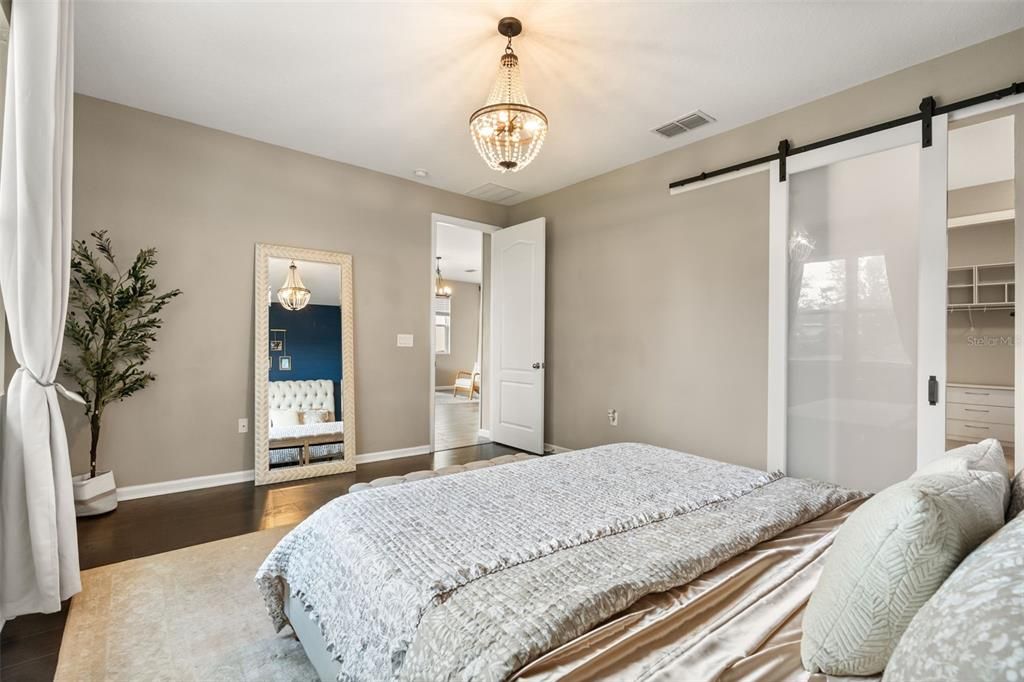 For Sale: $369,900 (4 beds, 3 baths, 1941 Square Feet)