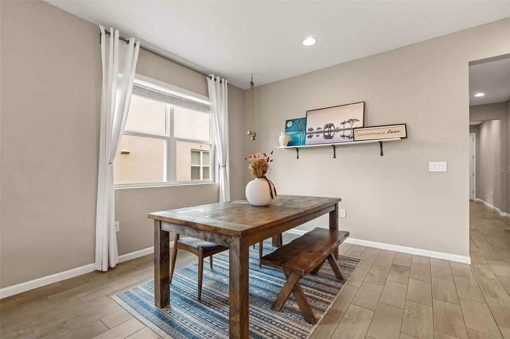 For Sale: $369,900 (4 beds, 3 baths, 1941 Square Feet)